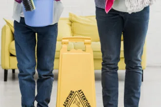 Aide à domicile en 2026 : ce qu'il faut savoir avant de se lancer