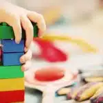 Comment choisir des jouets éducatifs pour les jeunes enfants ?