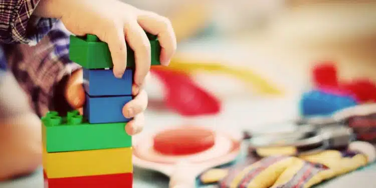 Comment choisir des jouets éducatifs pour les jeunes enfants ?