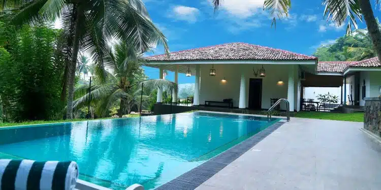 Les avantages de construire une piscine de luxe en béton projeté